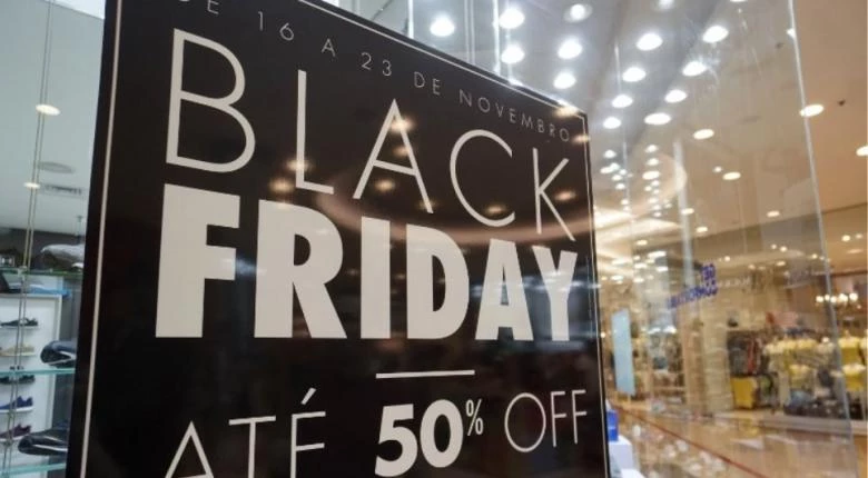 Μύθος αποδείχτηκαν οι εκπτώσεις της Black Friday – Πόσα προϊόντα πουλήθηκαν πιο… ακριβά!